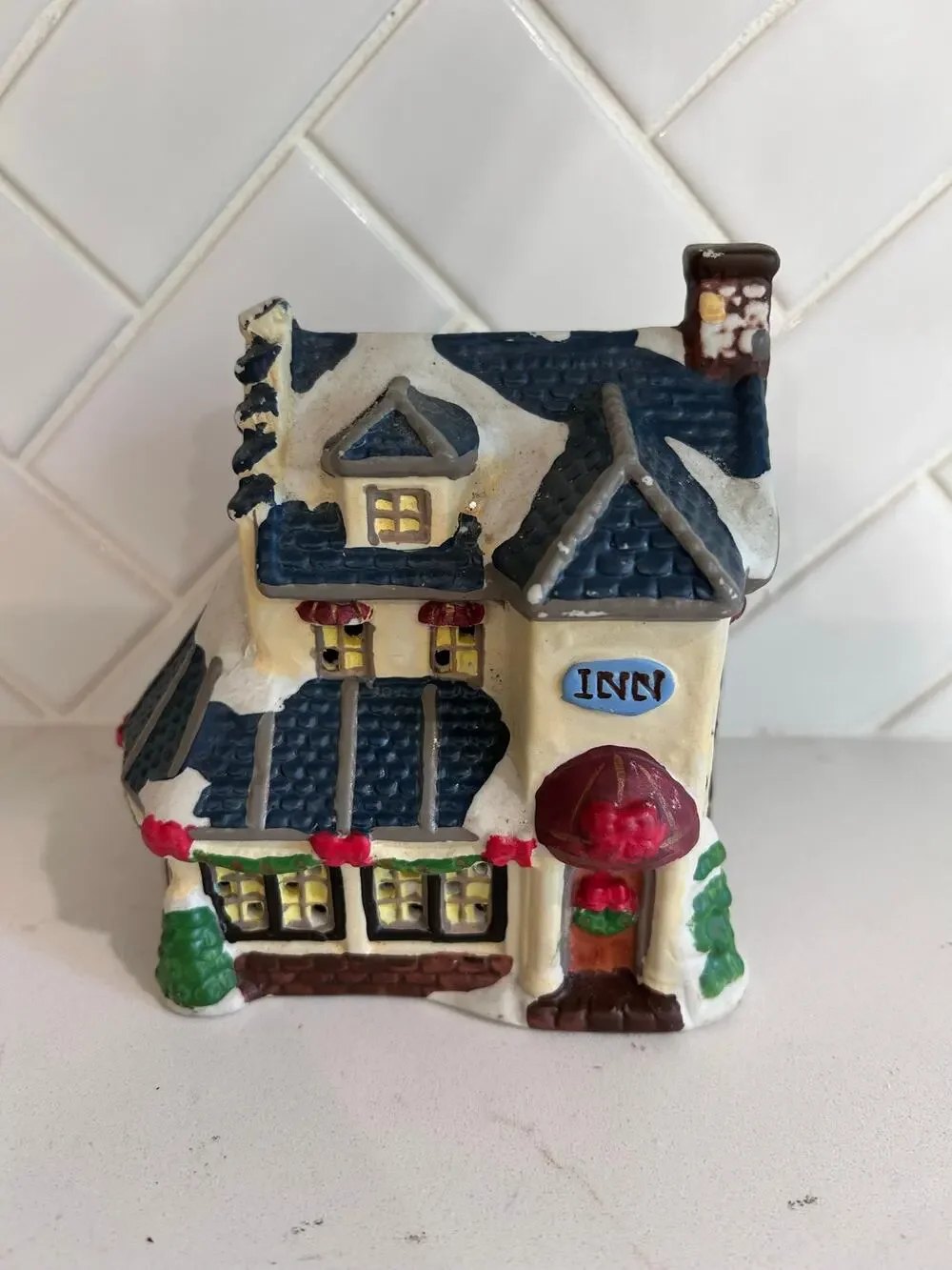 Vintage Cobblestone Corners 2001 Christmas Village Inn House Building Nostlagia